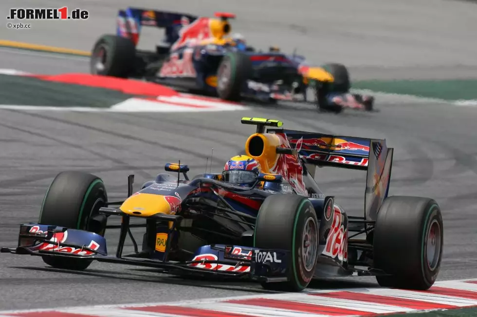 Tuttosport (Italien): "Beeindruckend ist das verzerrte Gesicht Sebastian Vettels. Nicht so sehr die Probleme mit den Bremsen, sondern eher die Tatsache belastet ihn, dass er weder in der Qualifikation noch im Rennen mit Teamkollege Webber Schritt halten konnte. Die Stärke des Teamkollegen zeigt eine gewisse psychologische Fragilität Vettels, die er bisher noch nie gezeigt hatte." Foto zur News: Tuttosport (Italien): "Beeindruckend ist das verzerrte Gesicht Sebastian Vettels. Nicht so sehr die Probleme mit den Bremsen, sondern eher die Tatsache belastet ihn, dass er weder in der Qualifikation noch im Rennen mit Teamkollege Webber Schritt halten konnte. Die Stärke des Teamkollegen zeigt eine gewisse psychologische Fragilität Vettels, die er bisher noch nie gezeigt hatte."
