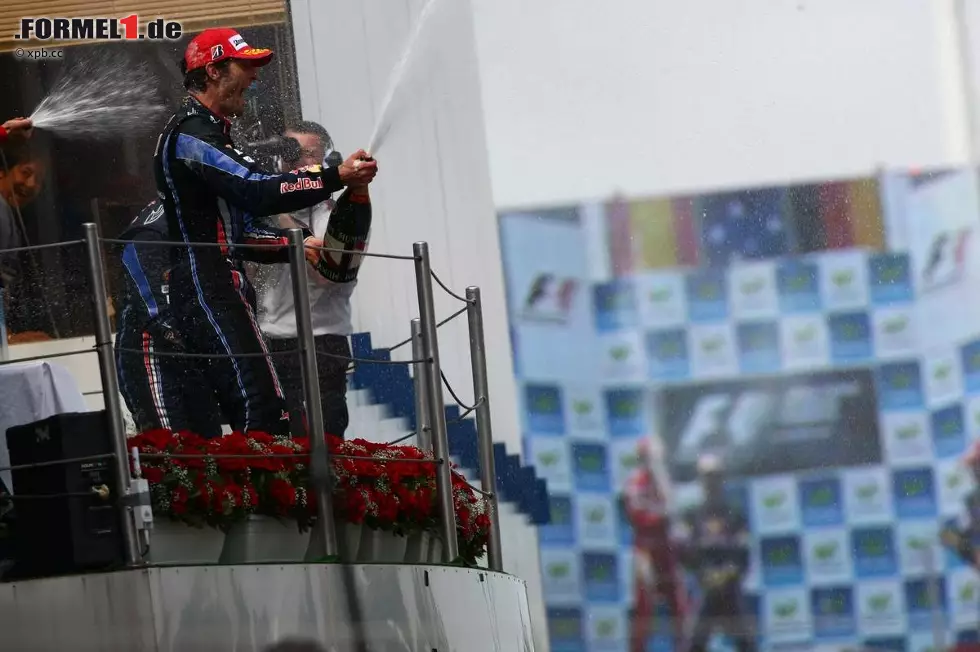 Gazzetta dello Sport (Italien): "Mark Webber siegt mit extremer Leichtigkeit. Er ist der perfekte Nachfolger Nigel Mansells. Der Australier hat mit absoluter Effizienz Wunder bewirkt. Am Tag, an dem Vettel nicht glänzt, findet Red Bull mit seinem zweiten Piloten die richtige Waffe für den Erfolg. Schumacher schafft es auf Platz vier. Vielleicht beginnt seine Weltmeisterschaft erst in Barcelona. Alonso erobert den zweiten Platz. Seine Qualität ist, sich jeder Situation anpassen zu können. Ein derartiger Pilot ist eine Garantie für die WM-Ziele Maranellos." Foto zur News: Gazzetta dello Sport (Italien): "Mark Webber siegt mit extremer Leichtigkeit. Er ist der perfekte Nachfolger Nigel Mansells. Der Australier hat mit absoluter Effizienz Wunder bewirkt. Am Tag, an dem Vettel nicht glänzt, findet Red Bull mit seinem zweiten Piloten die richtige Waffe für den Erfolg. Schumacher schafft es auf Platz vier. Vielleicht beginnt seine Weltmeisterschaft erst in Barcelona. Alonso erobert den zweiten Platz. Seine Qualität ist, sich jeder Situation anpassen zu können. Ein derartiger Pilot ist eine Garantie für die WM-Ziele Maranellos."