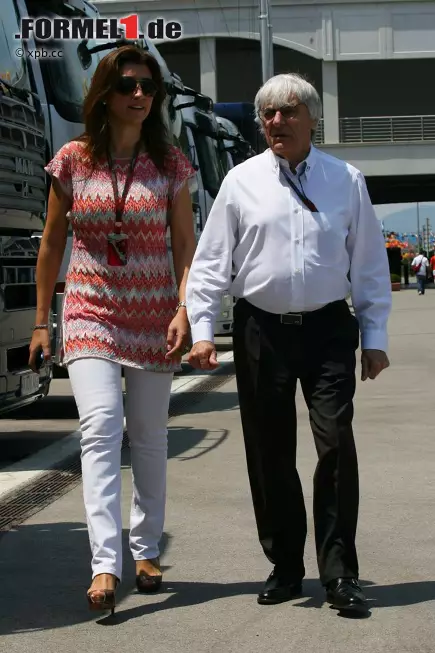 Bernie Ecclestone (79) weiß eben nicht nur, wie man Millionen scheffelt und einen Weltsport promotet, sondern auch, wie man die Frauen rumkriegt. Seine Freundin Fabiana Flosi ist um 48 Jahre jünger als der Formel-1-Boss! Foto zur News: Bernie Ecclestone (79) weiß eben nicht nur, wie man Millionen scheffelt und einen Weltsport promotet, sondern auch, wie man die Frauen rumkriegt. Seine Freundin Fabiana Flosi ist um 48 Jahre jünger als der Formel-1-Boss!