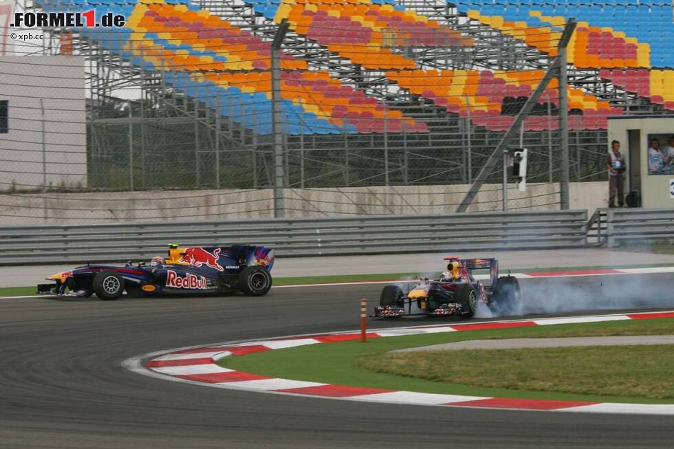 Foto zur News: ... bis sein Red-Bull-Renault RB6 ins Schleudern gerät.