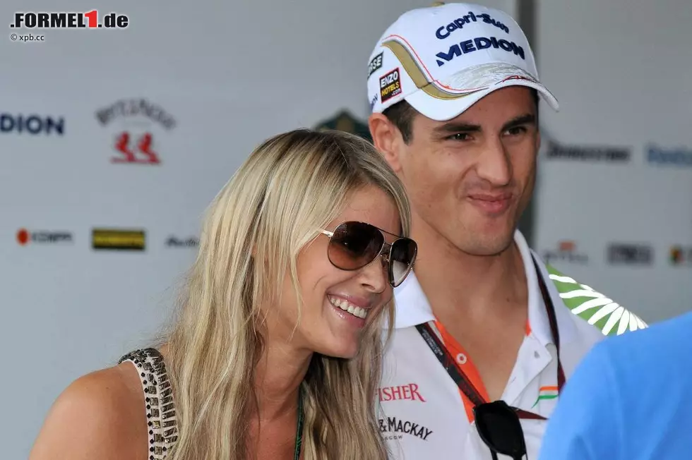 Foto zur News: Auch Adrian Sutil zeigte sich in Silverstone mit einer hübschen Blondine. Name und Herkunft unbekannt.