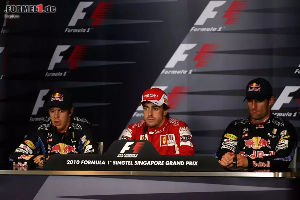 Foto zur News: Corriere della Sera (Italien): "Alonsos Sprung in Richtung WM-Titel. Mit seinem Sieg in Singapur hat Alonso den Kampf um den WM-Titel wieder geöffnet. Vettel zeigt auf der Rennbahn sein bestes Repertoire und all sein Frust, doch er bleibt hinter Alonso."