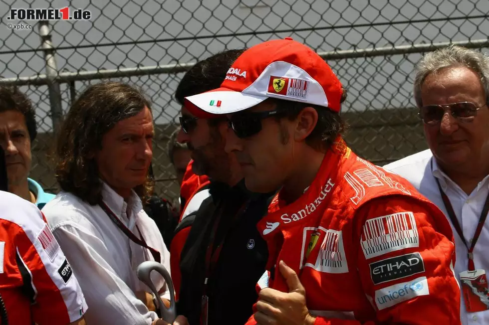 Marca (Spanien): "Alonso entgeht der Falle und hat die WM selbst in der Hand. Fernando Alonso ist dem Titel mehr als nah." Foto zur News: Marca (Spanien): "Alonso entgeht der Falle und hat die WM selbst in der Hand. Fernando Alonso ist dem Titel mehr als nah."