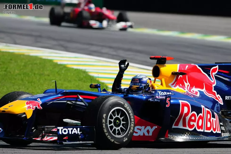 El Pais (Spanien): "Ein Pilot gegen zwei Boliden. Die deutliche Überlegenheit von Vettel und Webber in Interlagos zwingt Alonso dazu, in Abu Dabi Zweiter zu werden, um sich sicher die Krone aufzusetzen." Foto zur News: El Pais (Spanien): "Ein Pilot gegen zwei Boliden. Die deutliche Überlegenheit von Vettel und Webber in Interlagos zwingt Alonso dazu, in Abu Dabi Zweiter zu werden, um sich sicher die Krone aufzusetzen."