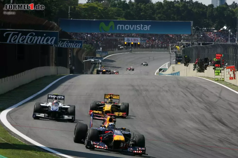 Lance (Brasilien): "Vettel siegt in Brasilien und wächst im Titelkampf. Der Doppelsieg garantiert Red Bull den Konstrukteurstitel und bringt Feuer in die Meisterschaft." Foto zur News: Lance (Brasilien): "Vettel siegt in Brasilien und wächst im Titelkampf. Der Doppelsieg garantiert Red Bull den Konstrukteurstitel und bringt Feuer in die Meisterschaft."