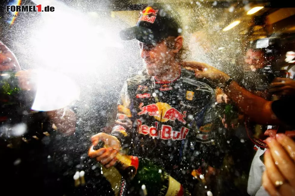 Foto zur News: Mit diesem Bild verabschieden wir uns aus der Saison: Sebastian Vettel, Formel-1-Weltmeister.