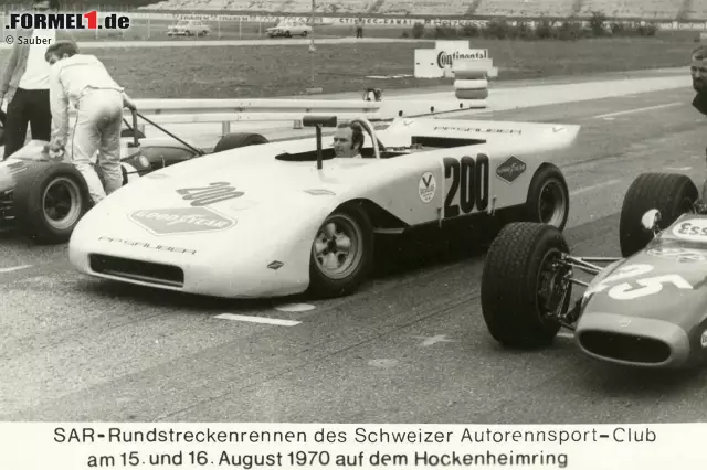 1970 feiert Sauber mit dem C1 einen Sieg in Hockenheim. Er sitzt noch selbst am Steuer. Foto zur News: 1970 feiert Sauber mit dem C1 einen Sieg in Hockenheim. Er sitzt noch selbst am Steuer.