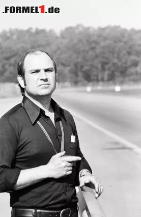 Peter Sauber verfolgt gespannt die Rundenzeiten seiner Autos. Foto zur News: Peter Sauber verfolgt gespannt die Rundenzeiten seiner Autos.