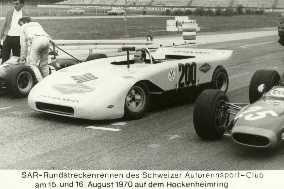 Foto zur News: 1970 feiert Sauber mit dem C1 einen Sieg in Hockenheim. Er sitzt noch selbst am Steuer.