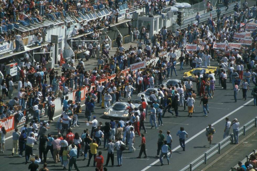 Foto zur News: Doppelsieg für Sauber beim 24-Stunden-Rennen in Le Mans 1989. Der Sieg geht an Jochen Mass, Manuel Reuter und Stanley Dickens.