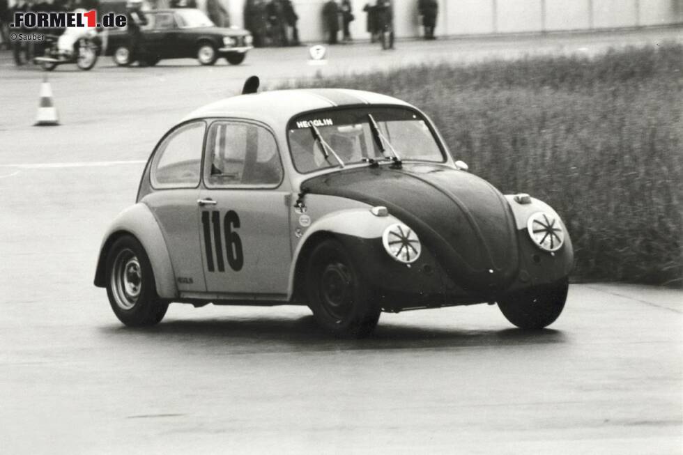 Mit einem VW Käfer fing alles an: Peter Sauber fuhr damit zuerst zur Arbeit und nahm dann an Klubrennen teil. Zunächst nur zum Spaß... Mit einem VW Käfer fing alles an: Peter Sauber fuhr damit zuerst zur Arbeit und nahm dann an Klubrennen teil. Zunächst nur zum Spaß...