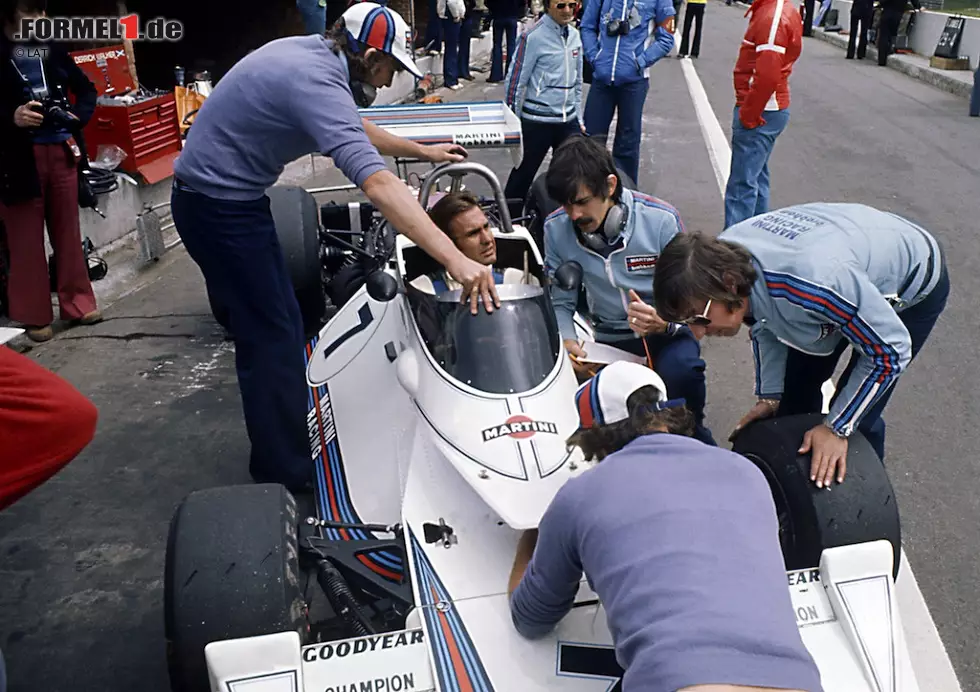 Foto zur News: Ecclestone mit seinem Brabham-Konstrukteur Gordon Murray, dem Erfinder des legendären "Staubsaugers" BT46B, und Herbie Blash. Blash arbeitet heute als Funktionär für die FIA.