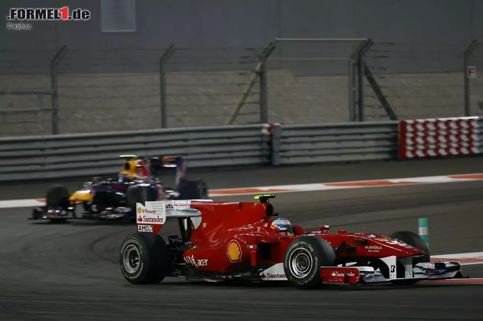 Tuttosport (Italien): "Ferrari begeht Selbstmord und macht Vettel zum Weltmeister. Die Formel 1 backt den jüngsten WM-Sieger aller Zeiten. Webber ist im Keller gelandet. Im Grunde war es vom Anfang an klar, dass Red Bull auf den jungen Deutschen und nicht auf den Australier Webber setzen wollte. Vettel ist ein wirklich außerordentliches Talent." Foto zur News: Tuttosport (Italien): "Ferrari begeht Selbstmord und macht Vettel zum Weltmeister. Die Formel 1 backt den jüngsten WM-Sieger aller Zeiten. Webber ist im Keller gelandet. Im Grunde war es vom Anfang an klar, dass Red Bull auf den jungen Deutschen und nicht auf den Australier Webber setzen wollte. Vettel ist ein wirklich außerordentliches Talent."