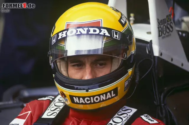 Foto zur News: Der legendäre gelbe Helm ist sein Markenzeichen: Ayrton Senna schreibt sich mit drei WM-Titeln und (zum damaligen Zeiptunkt) zahlreichen Bestmarken in die Geschichtsbücher der Formel 1 ein, bevor er am 1. Mai 1994 viel zu früh aus dem Leben gerissen wird. Wir blicken zurück auf seine einzigartige Formel-1-Karriere ...