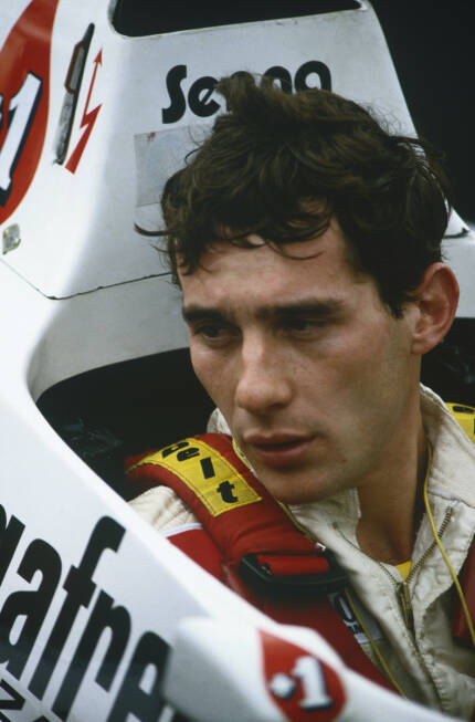 Foto zur News: Abseits der Strecke gibt sich Senna oft nachdenklich und philosophisch: Sennas unerschütterliches Selbstbewusstsein führe dazu, dass er nach Niederlagen alles in Frage stellt. Seine Kraft schöpft er aus dem Glauben an Gott.