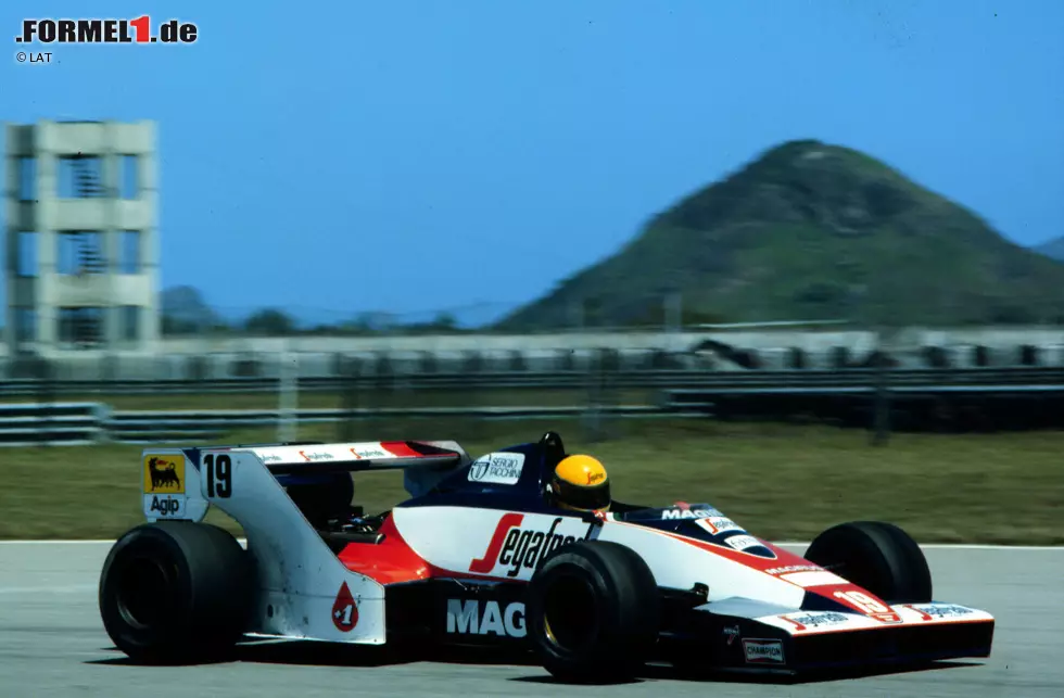 Foto zur News: Beim Benetton-Vorgängerteam fährt er am 25. März 1984 in Rio de Janeiro seinen ersten Grand Prix. Ergebnis: Ausfall. Den ersten Punkt holte er zwei Wochen später im südafrikanischen Kyalami.