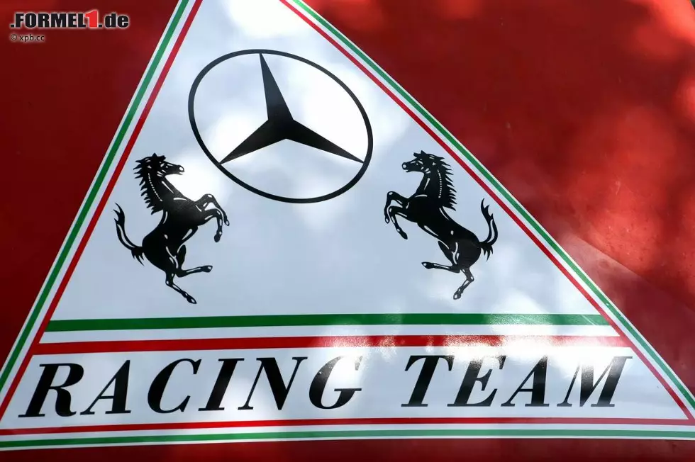 Foto zur News: Nach dem Ferrari-Abschied von Michael Schumacher versuchen einige italienische Fans ihren "Michele" immer noch ins Herz zu schließen. So kommt es zu dieser seltsamen Kombination auf dem Plakat.