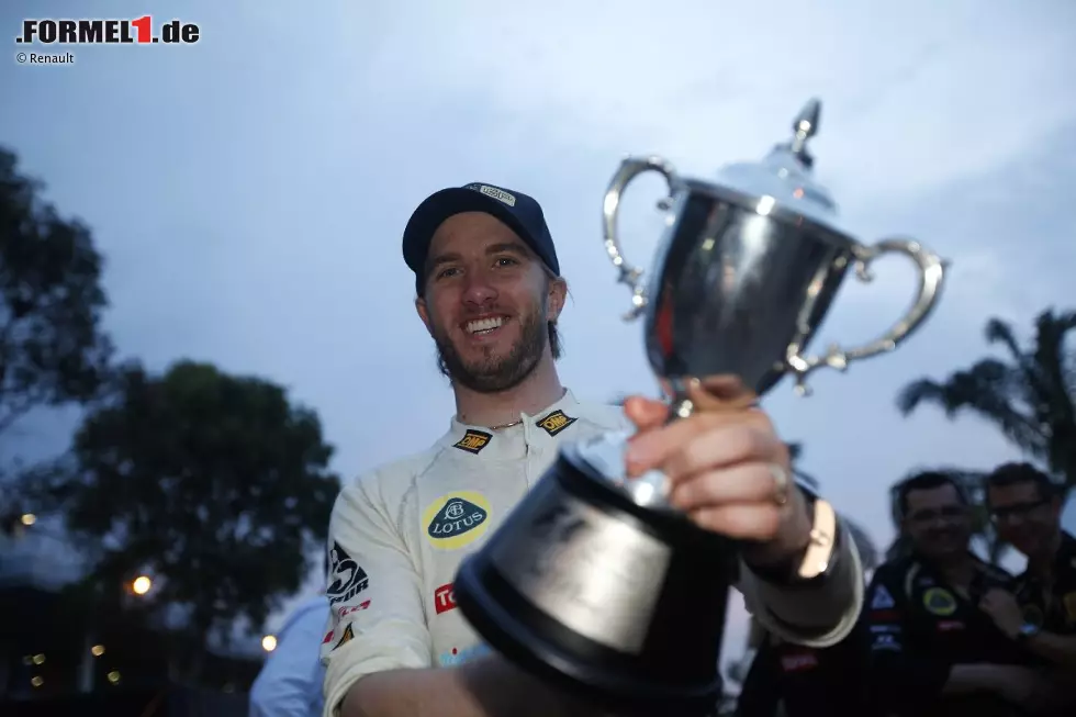 Foto zur News: Deutsche Festspiele im Fernen Osten - genau wie 2010 zwei Deutsche auf dem Podium! Erstens Nick Heidfeld, der 2009 in Sepang zum bisher letzten Mal unter die besten Drei gefahren war, ...