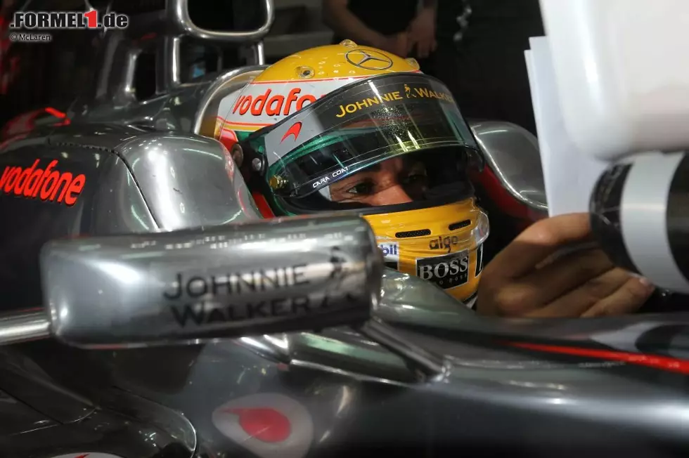 Foto zur News: Daily Mail (Großbritannien): "Vergiss Fernando! Lewis muss sich auf seinen Kampf gegen Vettel konzentrieren, wenn er nochmal Weltmeister werden will. Es wird Zeit, dass er seine alte Rivalität mit Fernando Alonso ausblendet und anfängt, sich Sorgen um Vettel zu machen."