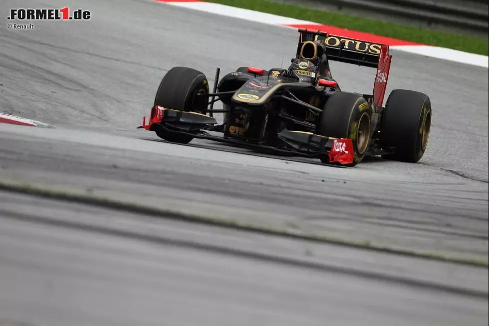 L'Equipe (Frankreich): "Fantastischer Start von Heidfeld. Weltmeister Sebastian Vettel bleibt trotz seines zweiten Sieges im zweiten Saisonrennen mit beiden Füßen auf dem Boden." Foto zur News: L'Equipe (Frankreich): "Fantastischer Start von Heidfeld. Weltmeister Sebastian Vettel bleibt trotz seines zweiten Sieges im zweiten Saisonrennen mit beiden Füßen auf dem Boden."