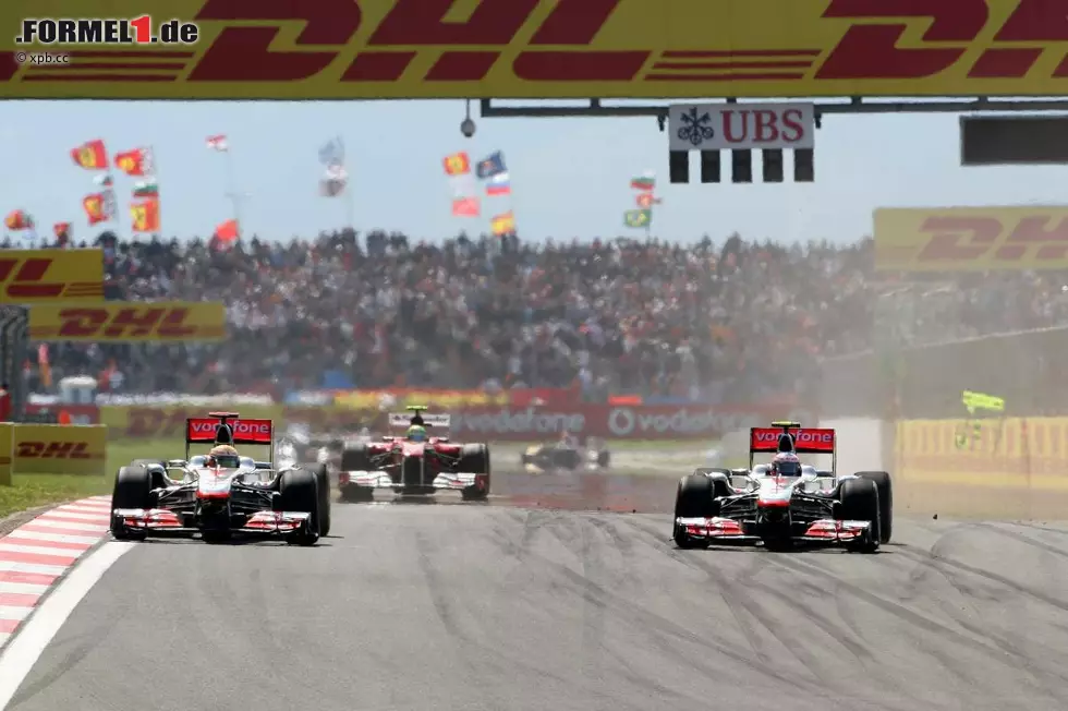 Daily Telegraph (Großbritannien): "McLaren hat im vergangenen Monat in China gewonnen, weil es eine bessere Strategie als Red Bull hatte. Aber das sind seltene Momente. Wenn man ehrlich ist, sind sie gegenüber Red Bull schon seit zwei Jahren in der Verfolgerrolle." Foto zur News: Daily Telegraph (Großbritannien): "McLaren hat im vergangenen Monat in China gewonnen, weil es eine bessere Strategie als Red Bull hatte. Aber das sind seltene Momente. Wenn man ehrlich ist, sind sie gegenüber Red Bull schon seit zwei Jahren in der Verfolgerrolle."