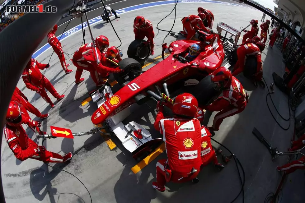 Corriere della Sera (Italien): "Vettel ist immer mehr der Alleinherrscher der Formel 1, doch Ferrari ist endlich aufgewacht. Red Bull dominiert auch in der Türkei das Rennen, Alonso macht endlich Fortschritte." Foto zur News: Corriere della Sera (Italien): "Vettel ist immer mehr der Alleinherrscher der Formel 1, doch Ferrari ist endlich aufgewacht. Red Bull dominiert auch in der Türkei das Rennen, Alonso macht endlich Fortschritte."