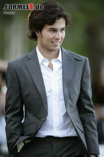 Schon viel bessere Figur macht hingegen bei seiner Society-Premiere am Rande des Grand Prix Sergio Perez - am Freitagabend noch kerngesund... Foto zur News: Schon viel bessere Figur macht hingegen bei seiner Society-Premiere am Rande des Grand Prix Sergio Perez - am Freitagabend noch kerngesund...