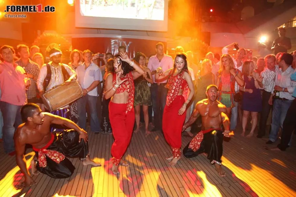 Eine der extravagantesten Partys schmeißt jedes Jahr Force-India-Miteigentümer Vijay Mallya auf seiner Jacht Indian Empress. Foto zur News: Eine der extravagantesten Partys schmeißt jedes Jahr Force-India-Miteigentümer Vijay Mallya auf seiner Jacht Indian Empress.