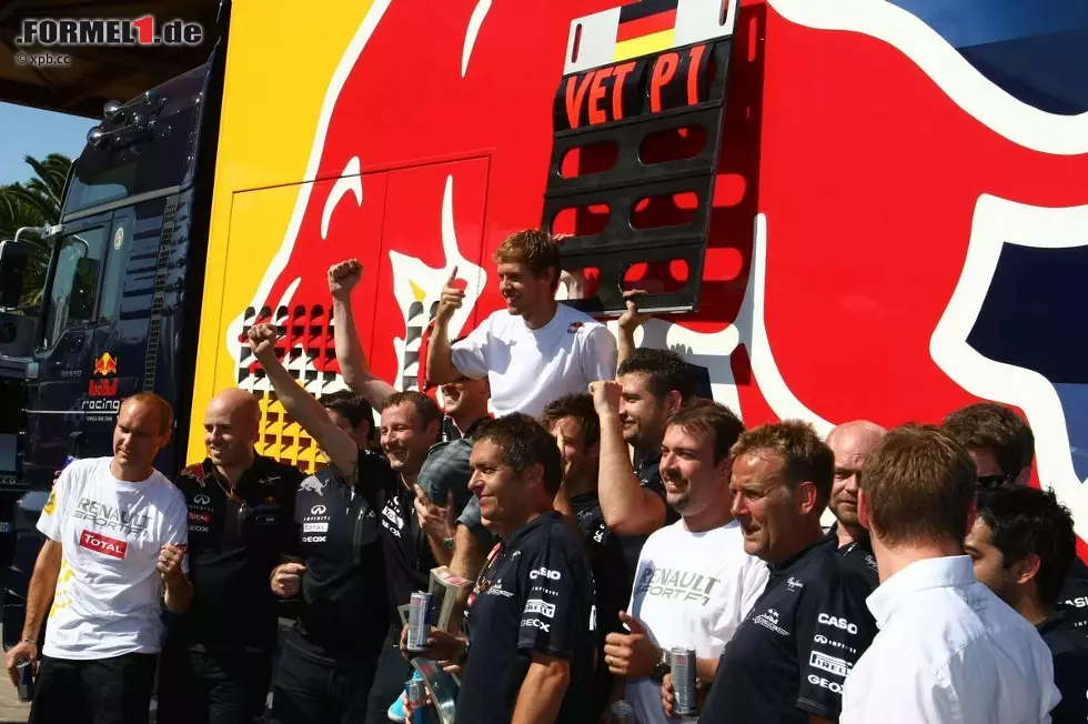 Foto zur News: Österreich (Österreich): "Vettel ist unbesiegbar, Hamilton und Alonso geben auf."