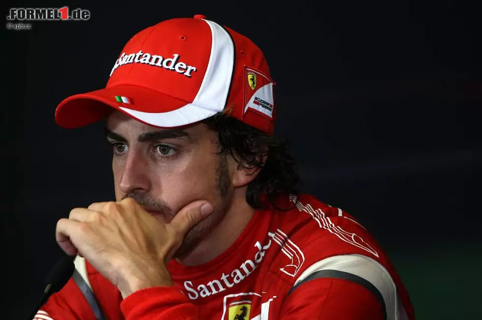 Foto zur News: Kronen Zeitung (Österreich): "Alonso und Hamilton begraben ihre WM-Hoffnungen. Nach dem sechsten Saisonsieg im achten Rennen von Sebastian Vettel haben zwei Hauptrivalen des deutschen Titelverteidigers die Formel-1-Weltmeisterschaft 2011 offenbar bereits aufgegeben."