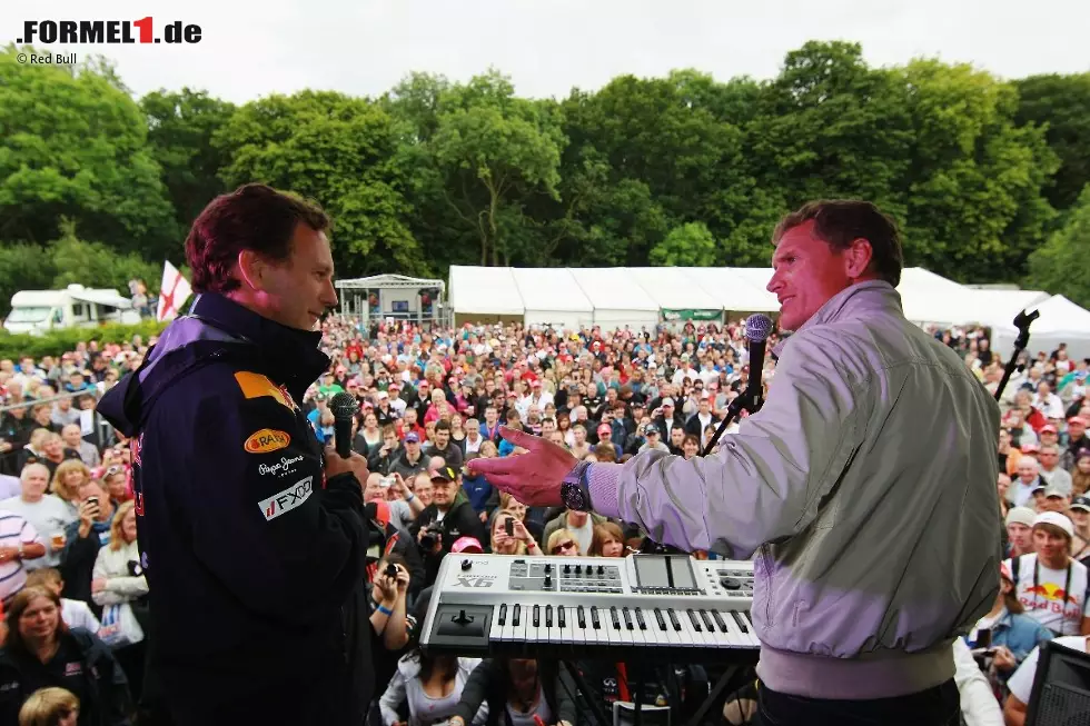 Nach dem Rennen steigt in Silverstone traditionell die legendäre Grand-Prix-Party. Im Vorjahr klimperte Sebastian Vettel "Smoke on the Water" auf der E-Gitarre, diesmal war sein Chef Christian Horner mit dem Keyboard dran. Foto zur News: Nach dem Rennen steigt in Silverstone traditionell die legendäre Grand-Prix-Party. Im Vorjahr klimperte Sebastian Vettel "Smoke on the Water" auf der E-Gitarre, diesmal war sein Chef Christian Horner mit dem Keyboard dran.