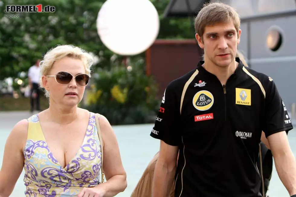 Foto zur News: Witali Petrow mit seiner Managerin Oksana Kossatschenko, mit der ihm früher viele ein Verhältnis angedichtet haben.