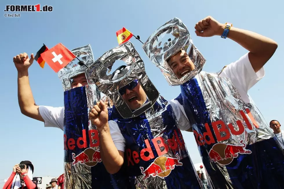 Foto zur News: Kein Wunder eigentlich, dass es mit dem erlösenden Punkt geklappt hat, schließlich wusste er viele japanische Fans auf seiner Seite.