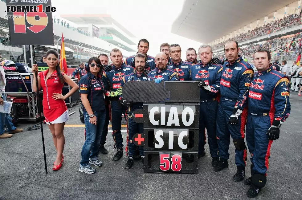 Foto zur News: Auch Toro Rosso nahm Abschied von Simoncelli.