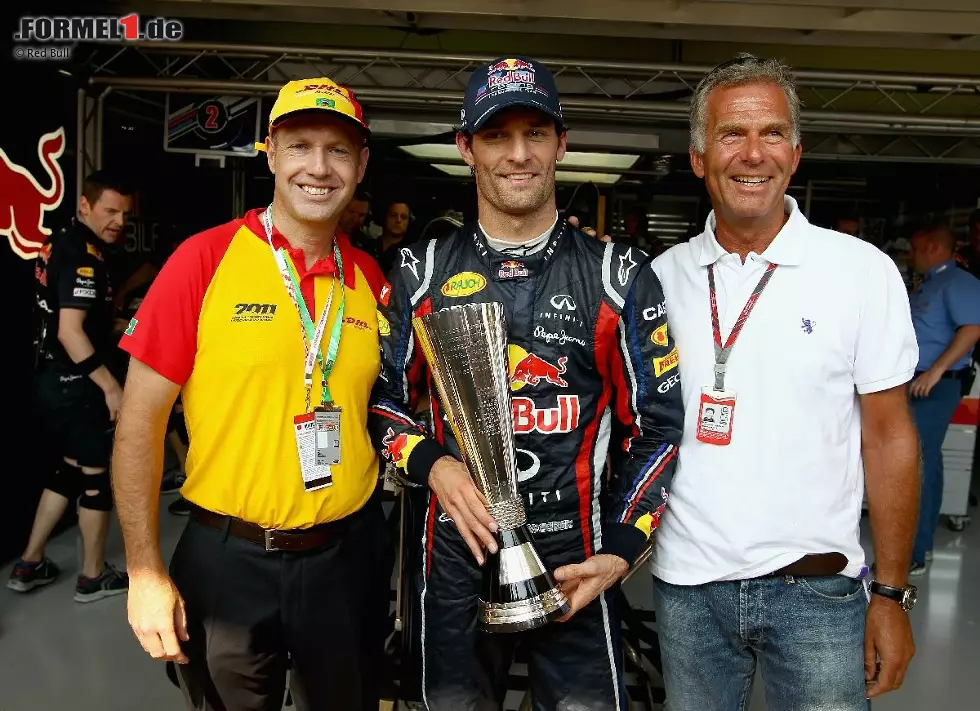 Foto zur News: Webber gewann in Sao Paulo übrigens nicht nur den Grand Prix, sondern auch die Fastest-Lap-Trophy für die meisten schnellsten Rennrunden. Seine siebte und letzte erzielte er in der allerletzten Rennrunde der gesamten Saison!