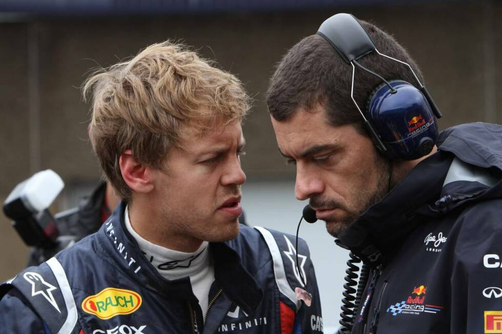 Foto zur News: U wie unermüdlich, Vettel ist abends meist der Letzte im Fahrerlager, diskutiert lange mit seinen Ingenieuren