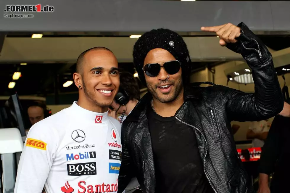 Durch Scherzinger ist Hamilton mit diversen US-Megastars auf du und du. So auch mit Rock-Legende Lenny Kravitz, der am Sonntagabend ein vielumjubeltes Konzert gab. Foto zur News: Durch Scherzinger ist Hamilton mit diversen US-Megastars auf du und du. So auch mit Rock-Legende Lenny Kravitz, der am Sonntagabend ein vielumjubeltes Konzert gab.