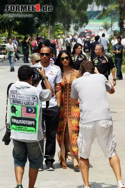 Foto zur News: Das größte Medieninteresse aller Fahrerfrauen zieht natürlich weiterhin Nicole Scherzinger auf sich, die On-&-Off-Freundin von Lewis Hamilton. Scherzinger ist seit Melbourne wieder treu an der Seite des McLaren-Piloten.