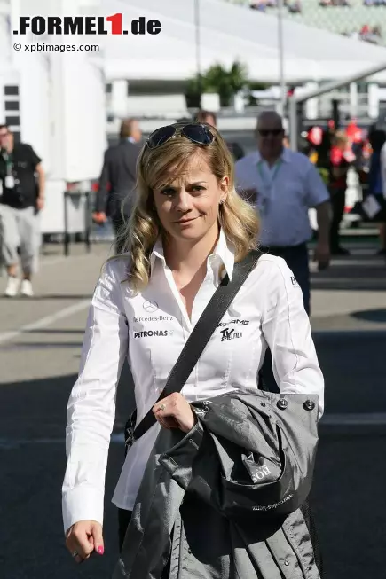 Inzwischen Dauergast im Formel-1-Paddock: Susie Wolff (geborene Stoddart), ihres Zeichens DTM-Pilotin, Williams-Entwicklungsfahrerin und Ehefrau des bei Williams immer mächtigeren Großaktionärs Toto Wolff. Foto zur News: Inzwischen Dauergast im Formel-1-Paddock: Susie Wolff (geborene Stoddart), ihres Zeichens DTM-Pilotin, Williams-Entwicklungsfahrerin und Ehefrau des bei Williams immer mächtigeren Großaktionärs Toto Wolff.