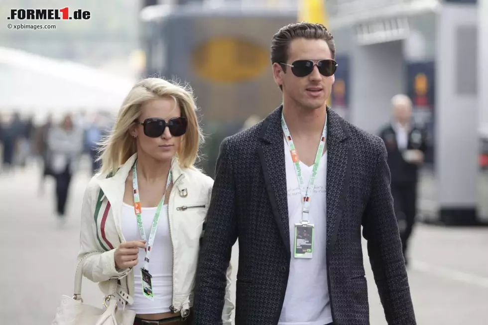 Foto zur News: Adrian Sutil, immer noch auf Jobsuche, mit Freundin Jennifer.