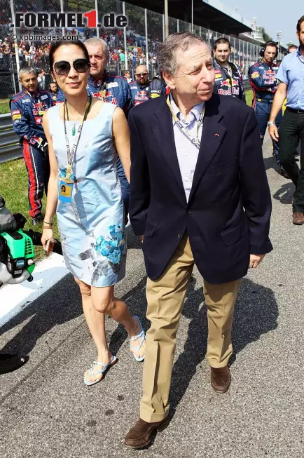 Und FIA-Präsident Jean Todt mit Michelle Yeoh, bekannt als Bond-Girl aus "Der Morgen stirbt nie". Foto zur News: Und FIA-Präsident Jean Todt mit Michelle Yeoh, bekannt als Bond-Girl aus "Der Morgen stirbt nie".