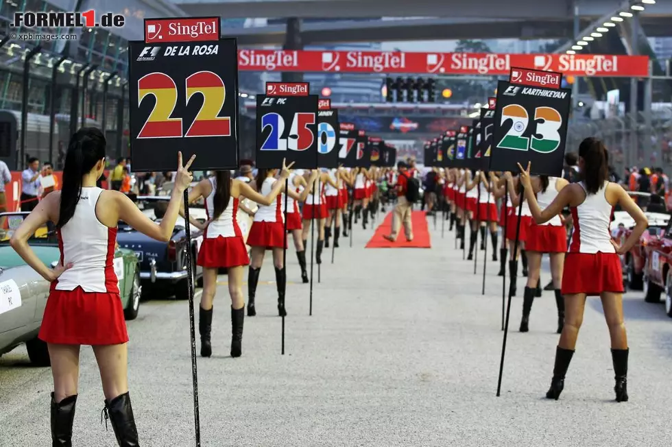 Foto zur News: Für die könnten sich auch einige der Gridgirls bewerben, finden wir.