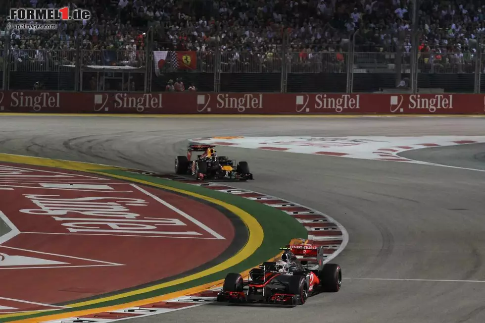 Tuttosport (Italien): "Zwischen Vettel und Hamilton: Alonsos Herausforderer kämpfen um ihre Zukunft. Vettel macht einen einzigen Fehler, als er eine Karambolage mit Button riskiert. Ansonsten ist sein Rennen perfekt, wie Vettel es oft sein kann. Perfekt ist endlich auch wieder sein Auto." Foto zur News: Tuttosport (Italien): "Zwischen Vettel und Hamilton: Alonsos Herausforderer kämpfen um ihre Zukunft. Vettel macht einen einzigen Fehler, als er eine Karambolage mit Button riskiert. Ansonsten ist sein Rennen perfekt, wie Vettel es oft sein kann. Perfekt ist endlich auch wieder sein Auto."