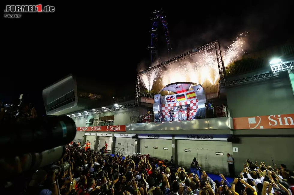 Blick (Schweiz): "Vettel zeigt sich wenig beeindruckt vom Chaos und gewinnt die Nacht-Show. Hamilton gibt Rätsel auf. Crash-Schumi wird bestraft." Foto zur News: Blick (Schweiz): "Vettel zeigt sich wenig beeindruckt vom Chaos und gewinnt die Nacht-Show. Hamilton gibt Rätsel auf. Crash-Schumi wird bestraft."