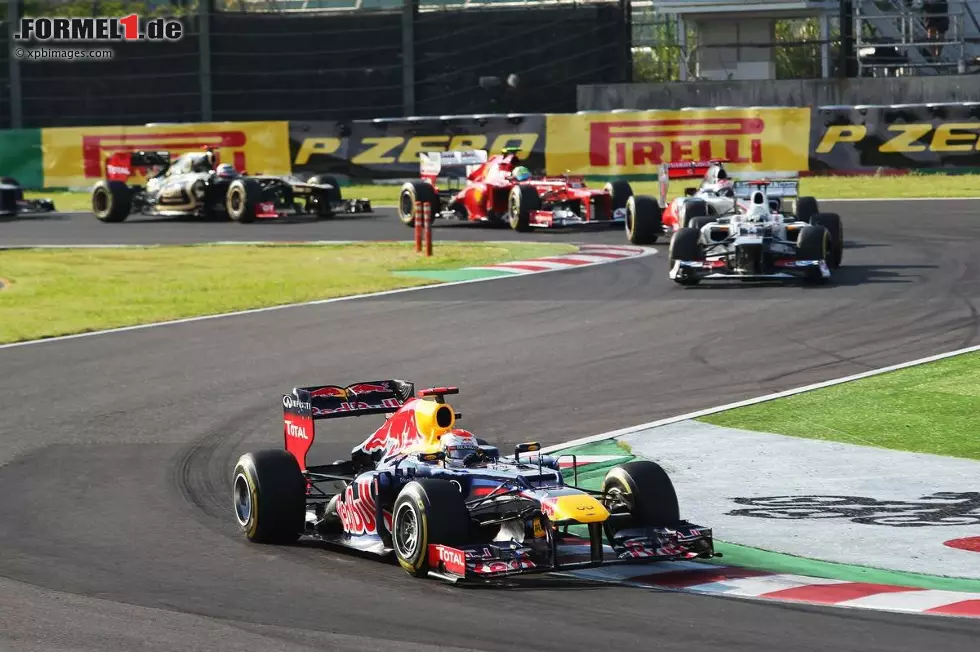 Foto zur News: The Guardian (Großbritannien): "Japan war wieder ein guter Jagdgrund für Vettel. Das Titelrennen wird nun heiß."
