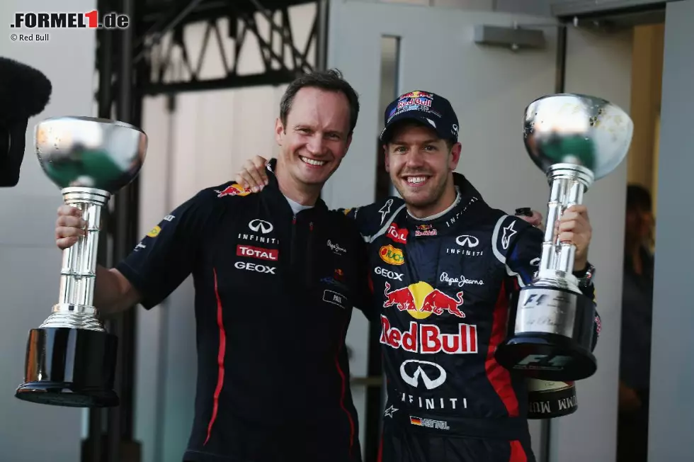 El Mundo Deportivo (Spanien): "Alonso auf die Hörner genommen. Vettel dominiert Suzuka. Fernando hat nur noch vier Punkte Vorsprung. Mit dem schwachen Ferrari wird es sehr schwierig." Foto zur News: El Mundo Deportivo (Spanien): "Alonso auf die Hörner genommen. Vettel dominiert Suzuka. Fernando hat nur noch vier Punkte Vorsprung. Mit dem schwachen Ferrari wird es sehr schwierig."