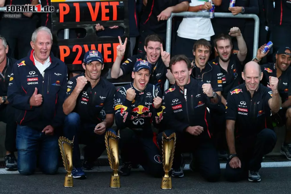 Blick (Schweiz): "Asien-Wochen bei Red Bull! Sebastian Vettel gewinnt in Südkorea nach Singapur und Japan bereits den dritten Grand Prix innerhalb von drei Wochen. Sprich: 75 Punkte in Asien. Der dritte WM-Titel in Serie liegt auf dem Silbertablett bereit. Die Red-Bull-Renaults zeigen ihre Muskeln." Foto zur News: Blick (Schweiz): "Asien-Wochen bei Red Bull! Sebastian Vettel gewinnt in Südkorea nach Singapur und Japan bereits den dritten Grand Prix innerhalb von drei Wochen. Sprich: 75 Punkte in Asien. Der dritte WM-Titel in Serie liegt auf dem Silbertablett bereit. Die Red-Bull-Renaults zeigen ihre Muskeln."