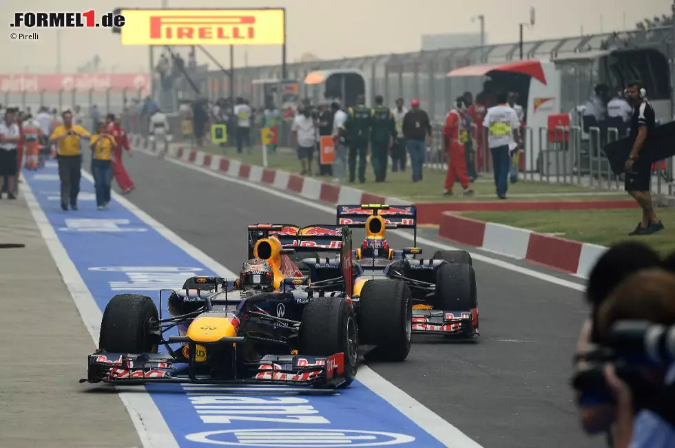 Foto zur News: The Mirror (Großbritannien): "Mit einer Spazierfahrt holt Vettel seinen vierten Sieg in Folge. Aber Alonso hat den Schaden gering gehalten."