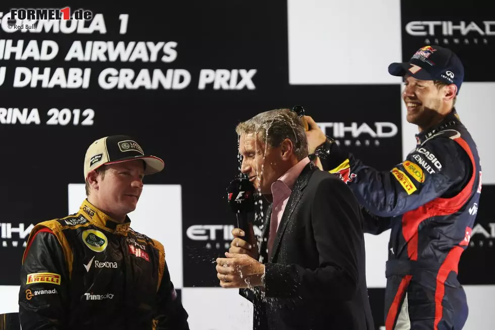 Rosenwasser-Dusche für Podiums-Interviewer David Coulthard während der Siegerehrung. "Ich klebe überall, das Zeug fühlt sich an wie Zitronenlimonade. Ich hoffe, die Zuschauer haben das nicht gesehen", grinst der TV-Experte, der das Rennen danach noch stundenlang für die BBC analysieren musste. In Verlegenheit brachte Sebastian Vettel Coulthard auch mit seiner Analyse des Rennens, als er sagte: "Es bestand die Chance, es zu verkacken." Coulthard wandte sich daraufhin an die arabischen Zuschauer: "Ich möchte das Publikum daran erinnern, dass er in seiner Zweitsprache spricht. Wir entschuldigen uns für diese Wortwahl." Foto zur News: Rosenwasser-Dusche für Podiums-Interviewer David Coulthard während der Siegerehrung. "Ich klebe überall, das Zeug fühlt sich an wie Zitronenlimonade. Ich hoffe, die Zuschauer haben das nicht gesehen", grinst der TV-Experte, der das Rennen danach noch stundenlang für die BBC analysieren musste. In Verlegenheit brachte Sebastian Vettel Coulthard auch mit seiner Analyse des Rennens, als er sagte: "Es bestand die Chance, es zu verkacken." Coulthard wandte sich daraufhin an die arabischen Zuschauer: "Ich möchte das Publikum daran erinnern, dass er in seiner Zweitsprache spricht. Wir entschuldigen uns für diese Wortwahl."