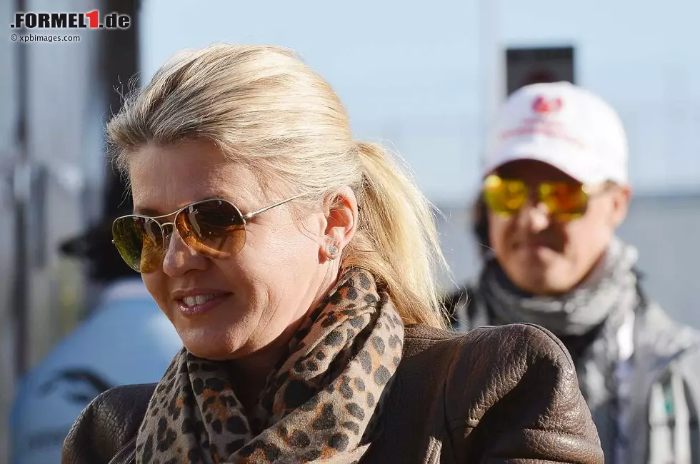 Zum vorletzten Mal als Fahrerfrau bei einem Formel-1-Rennen: Corinna Schumacher mit Ehemann Michael. Foto zur News: Zum vorletzten Mal als Fahrerfrau bei einem Formel-1-Rennen: Corinna Schumacher mit Ehemann Michael.